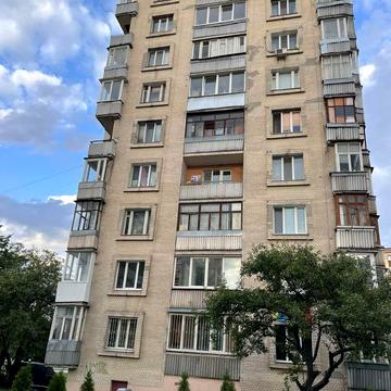 Прибузька вул., 12