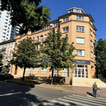 Продам 4х к.кв в новом сданном доме в центре города, ул. Никольская