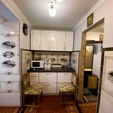 Залозецького вул., 79