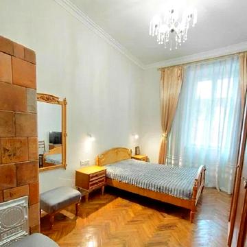 Петра Війтовича вул., 10