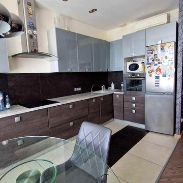 Продам трехкомнатную квартиру на Павловом  Поле, М.23 Августа