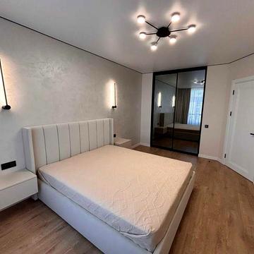 Укомплектована 2-кімнатна квартира з балконом в центрі міста. ЖК IQ House
