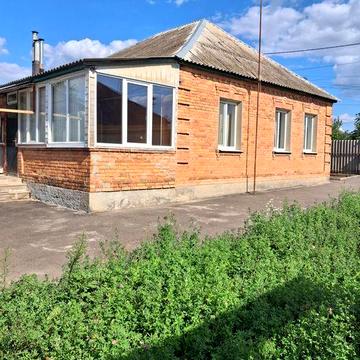 Продам цегляний будинок в Дергачах, район стадиону. Сертифікат так.