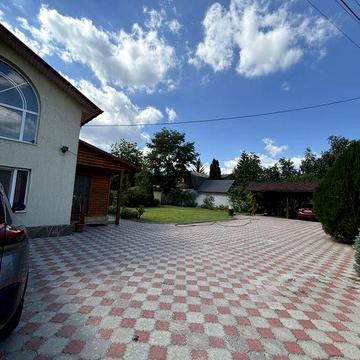 Ділянка 14 соток  з двома будинками