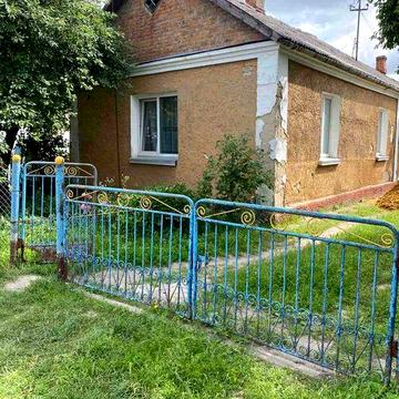Продається частина будинку в місті Здолбунів