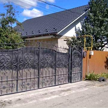 Продам дом в Змиеве. Участок 10 сот Отопление газовое .Тихий район TB