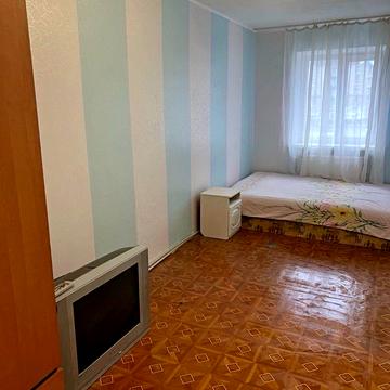 Старомостова пл. (Миколи Островського), 2