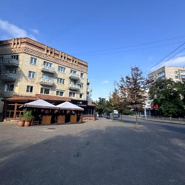 Паркова вул., 2