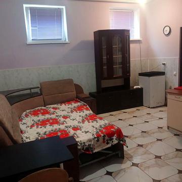 Здам однокомнатную квартиру студию біля житнього базару