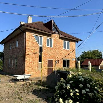 Продається будинок ( р-н Роша) з гарною ділянкою