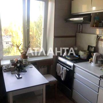 Четыркомнатная квартира на улице Бочарова, общей площади - 70 м2.