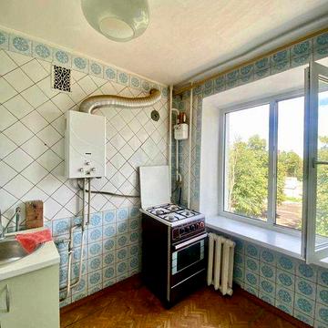 В продажу 2-кімнатна квартира. Роменський мкрн. Район 25 школи.