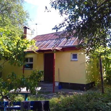 Будинок на казбеті з великою ділянкою