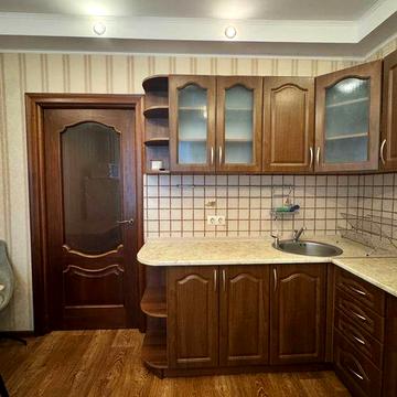 1кДрагоманова 8а з паркомісцем