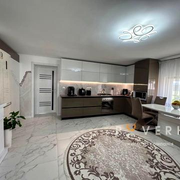 Адама Міцкевича вул., 7