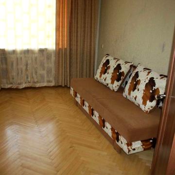 Продаж 2 к кв Сталінка Печерськ Міхновського 18/7 звіринецька