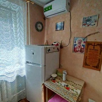 небольшая 1 к.кв.-Затонского--2 дивана-кондиц.-22\12\5 м2-с 27 августа