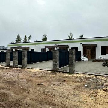 Одноповерховий таунхаус з окремим переднім двором - ГАЗ+наповнення!!!