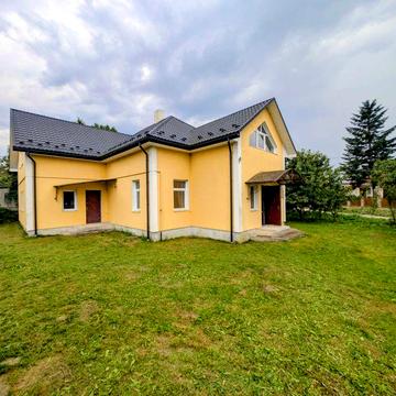 Продаж будинку на вул. Вербова