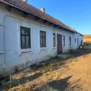 Одесса, ближайший пригород, жилой дом в центре села, на 25 сотках