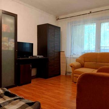 Продам 3-х кімнатну квартиру вул.Якуба Коласа, 14 Святошинський район