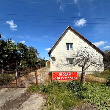 Продам будинок у м.Володимерець 100 кв.м, на ділянці 15 соток
