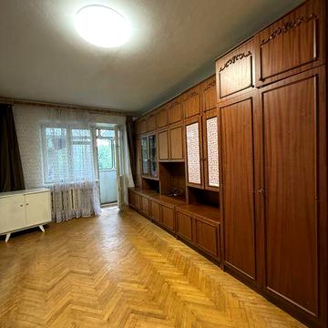 Продам 1-ну кв + погріб в  м. Бровари
