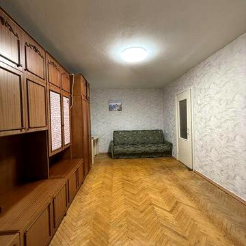 Продам 1-ну кв + погріб в  м. Бровари