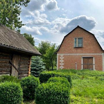 Продам садибу  біля р. Псел у Великих Сорочинцях .