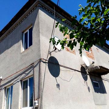 Квартира чотирьох кімнатна  в м. Мукачево