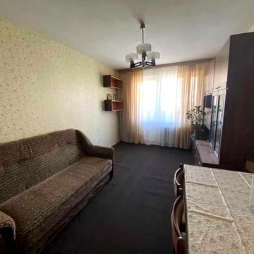 Здам в оренду 3-кімнатну квартиру на Воскресенці. Метро 15 хвилин.