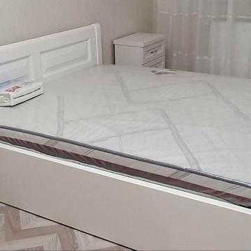 Угорська вул., 14
