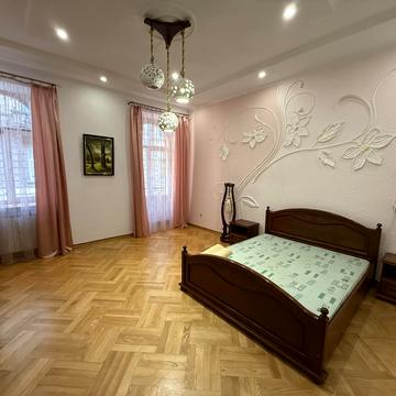 Василя Стефаника вул., 19