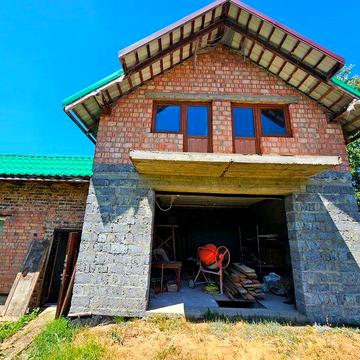 Продається цегляний будинок поблизу м.Стрий в с.Гірне...