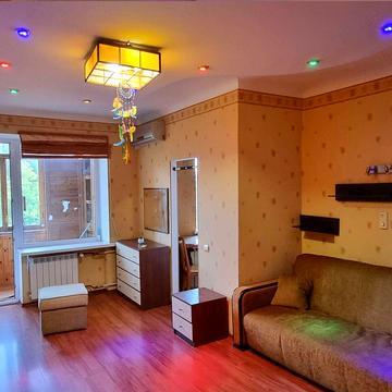 Авіаконструктора Антонова вул., 10