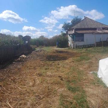 Продам будинок.газ.вода.свет.не далеко біля центра...недорого.