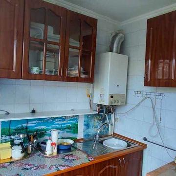 Продаю в центре Корабельного района 2 -х к кв-ру с автономным отоплен.