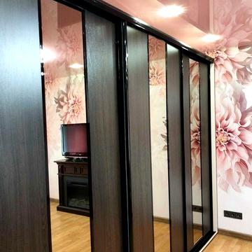 Продається елітна двокімнатна квартира у центрі в Кегичівці