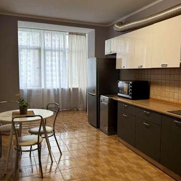 Оренда квартири 82 м. кв. Вул. Ломоносова