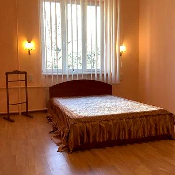 Оренда без комісіі 3к квартири, вул. Білоруська біля метро