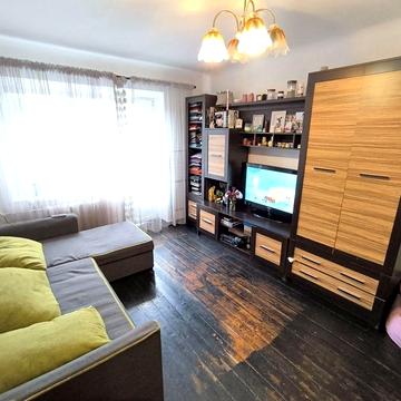 Продаж 1 кім Короленка, середній поверх, не кутова