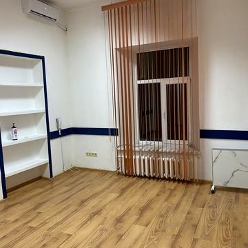 Святослава Караванського вул. (Жуковського), 13