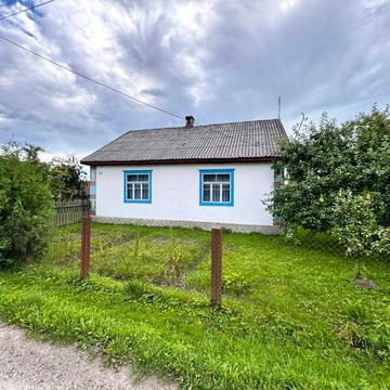 Будинок житловий з земельною ділянкою