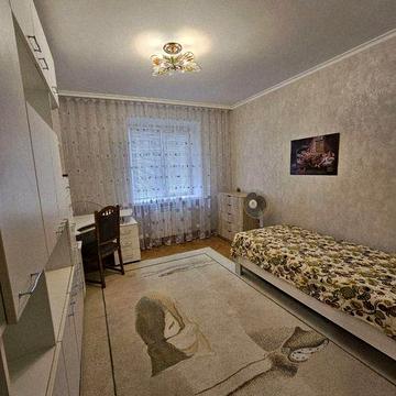 3 кім. квартира, вул. Скальда, окремі кім, балкон, 2пов.