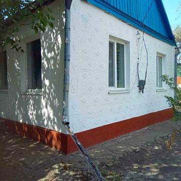 Продаж житлового будинку з надвірними побудовами