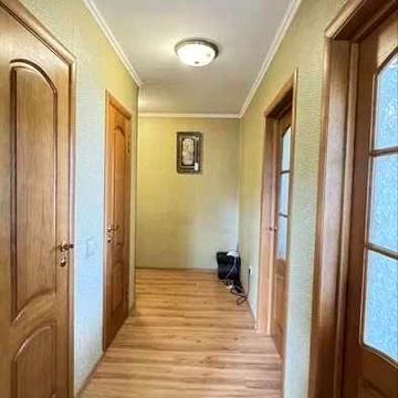 Здам в довгострокову оренду 2 кім кварт. (1 зупинка до Космосу)