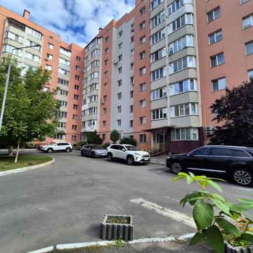 Анатолія Бортняка вул., 4