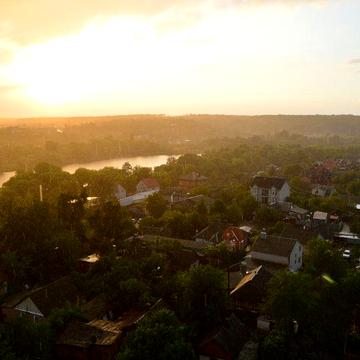 Продам трьох кімнатну квартиру з гарним видом на річку, місто й ліс
