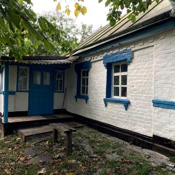 Продам будинок із земельною ділянкою