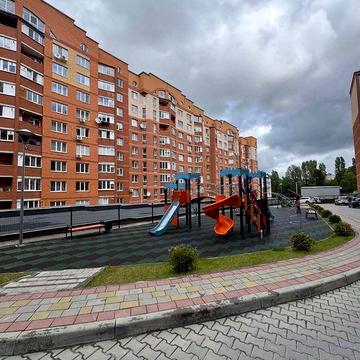 2 кім новобудова Східний кут Канада. Паркова зона, здається вперше.